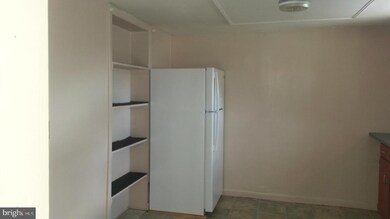 312 Wilkes St unit 3, Berkeley Springs, WV 25411 - photo 3