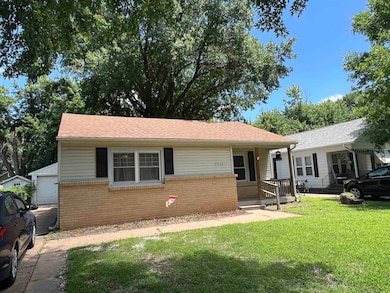 2016 Loomis St, Winfield, KS 67156 - photo 2