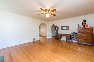 914 N Mcaree Rd, Waukegan, IL 60085 - photo 6