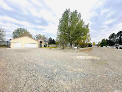 3491 Stuart St, Winnemucca, NV 89445 - photo 4