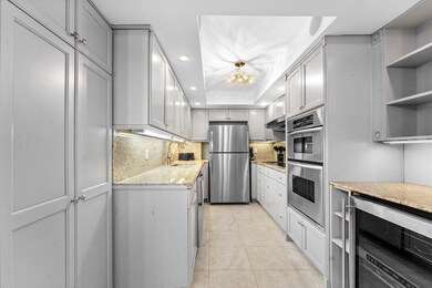 The Patrician unit 111, Palm Beach, FL 33480 - photo 5