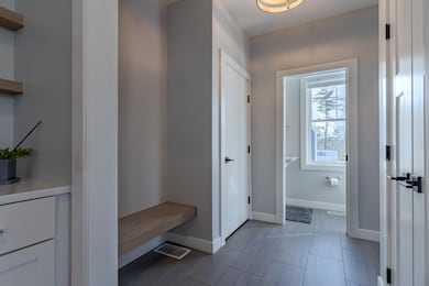 22 Sunrise Cir, Auburn, NH 03032 - photo 3