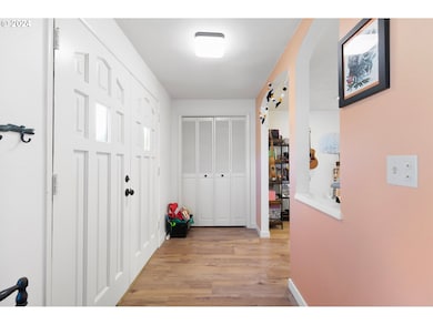 1910 Ridgeway Dr, Eugene, OR 97401 - photo 6