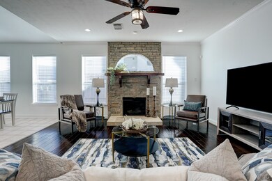 4004 E Cedar Trail Ct, Pearland, TX 77584 - photo 7