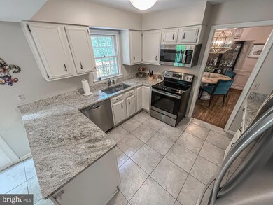 7048 Arbor Ln, McLean, VA 22101 - photo 7