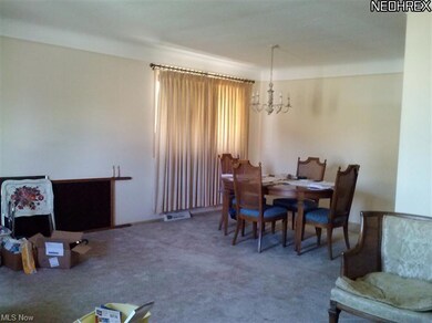 Living room/dining room