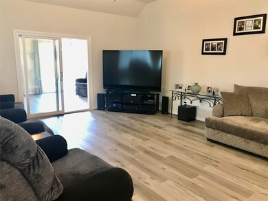 305 Cabernet Dr, Alvin, TX 77511 - photo 4