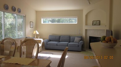 Living Room (2)