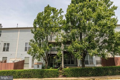 8209 Crossbrook Ct unit 202, Lorton, VA 22079 - photo 2