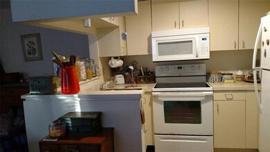 8 High Bluff Dr unit 8, Kennebunk, ME 04043 - photo 4