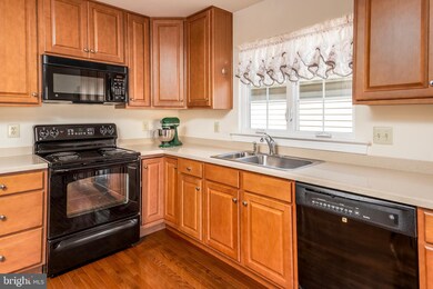 407 Lantern Ln unit 7, Kennett Square, PA 19348 - photo 3