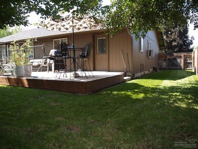 1404 SW 28th St, Redmond, OR 97756 - photo 5