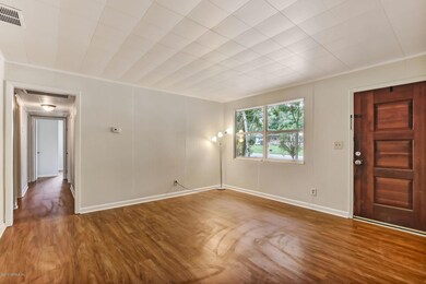 6850 Tom Thumb Dr, Jacksonville, FL 32210 - photo 4