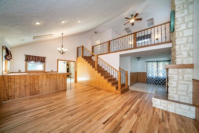 1900_Maple_Grove_Road_05