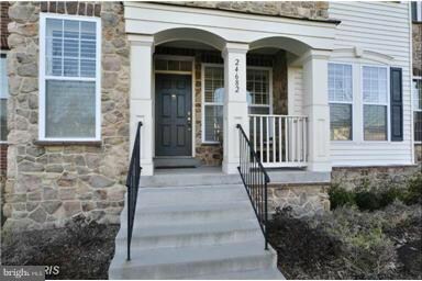 24682 Rosebay Terrace unit 79, Aldie, VA 20105 - photo 2