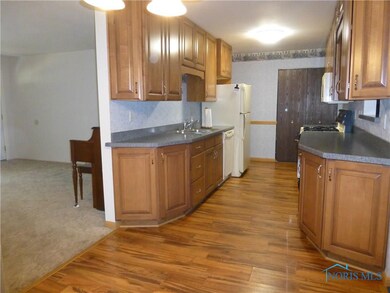 3054 Elmview Dr, Toledo, OH 43613 - photo 4