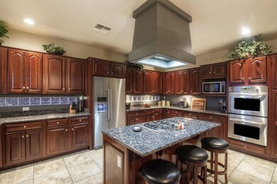 009_Gourmet Kitchen