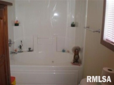 1325 N Kankakee St, Lincoln, IL 62656 - photo 6