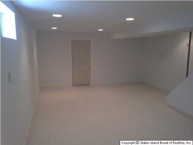 320 Chesterton Ave, Staten Island, NY 10306 - photo 7