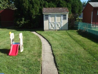 608 Clay Dr, Conshohocken, PA 19428 - photo 6