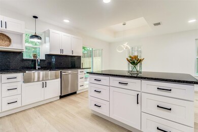 322 W Johnson St, Denison, TX 75020 - photo 2