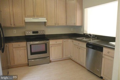 21263 Owls Nest Cir, Germantown, MD 20876 - photo 2