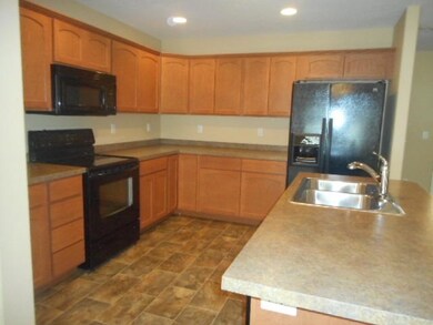 2617 Bradford Ct, Williston, ND 58801 - photo 3