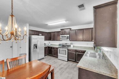 719 Dottie Dr, Boiling Springs, SC 29316 - photo 7