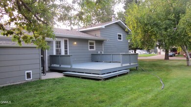 1605 4th Ave SW, Jamestown, ND 58401 - photo 5