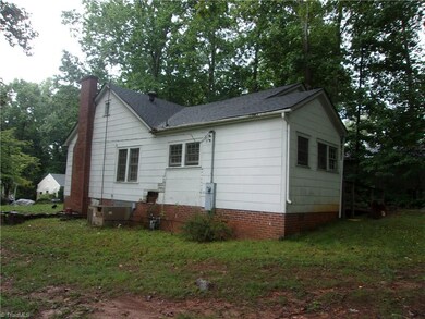 1311 Sunset Dr, Asheboro, NC 27205 - photo 4