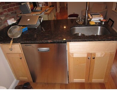 44 N Bennet St unit 7, Boston, MA 02113 - photo 3