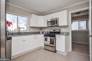 7715 Emerson Rd, Hyattsville, MD 20784 - photo 6