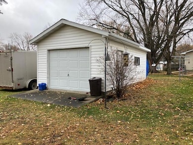 706 14th St NE, Owatonna, MN 55060 - photo 4