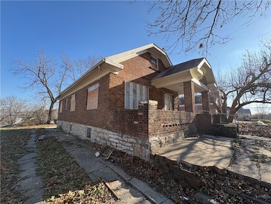 5437 Brooklyn Ave, Kansas City, MO 64130 - photo 3