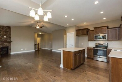 8016 NW 95th Cir, Johnston, IA 50131 - photo 5