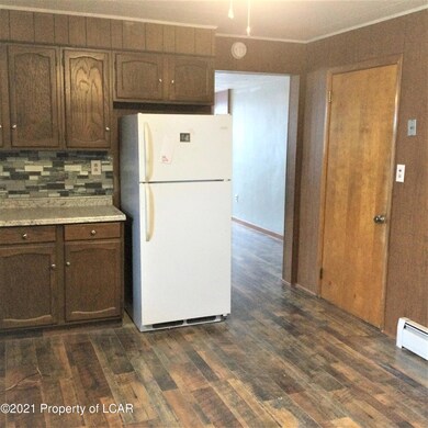 143 E Sherman St, McAdoo, PA 18237 - photo 7