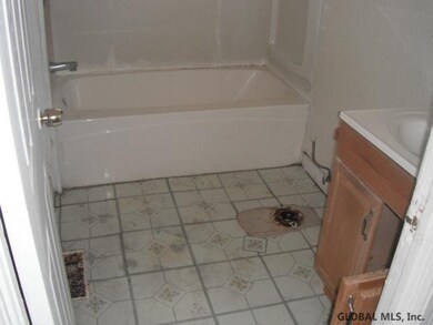 328 Duane Ave, Schenectady, NY 12307 - photo 4