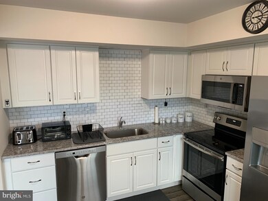 25 Rosalie's Way, Temple, PA 19560 - photo 7