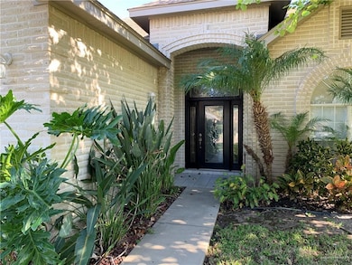 1405 La Ciniega Dr, Weslaco, TX 78596 - photo 2