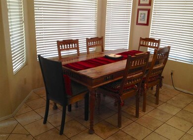 Bay-Window Breakfast Room