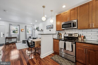 1012 S Bouvier St, Philadelphia, PA 19146 - photo 7