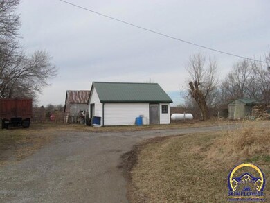 5127 SW Wanamaker Rd, Topeka, KS 66610 - photo 2