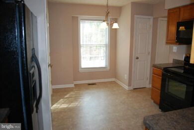 10811 Cobblestone Dr, Spotsylvania, VA 22553 - photo 5