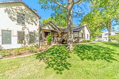 11 Bingham Rd, Columbia, MO 65203