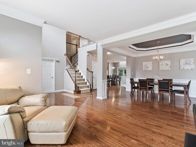 25189 Eisenhower Dr, Chantilly, VA 20152 - photo 2