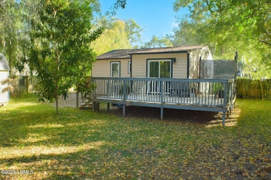 174 James St, Beaufort, SC 29902 - photo 4