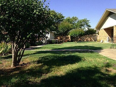 806 W Oak St, Celina, TX 75009 - photo 3