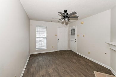 1212 Calebs Ridge Dr, Cordova, TN 38018 - photo 4