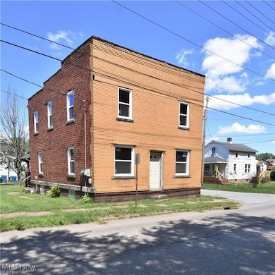 138 Moore St, Hubbard, OH 44425 - photo 4