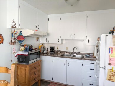 Kitchen South Unit